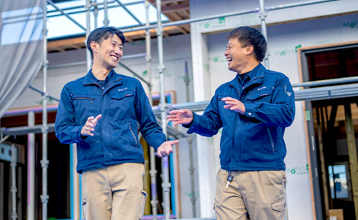 作業しているスタッフ